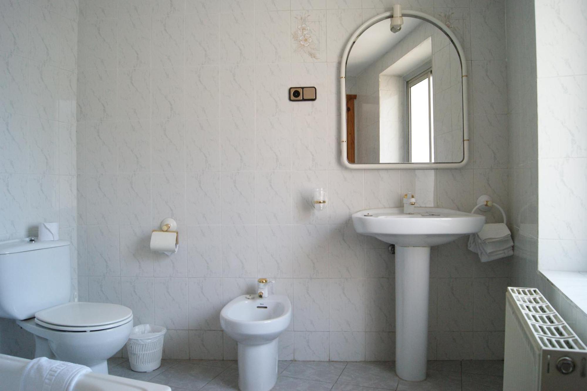 ביילסה Hostal Pirineos Meliz מראה חיצוני תמונה