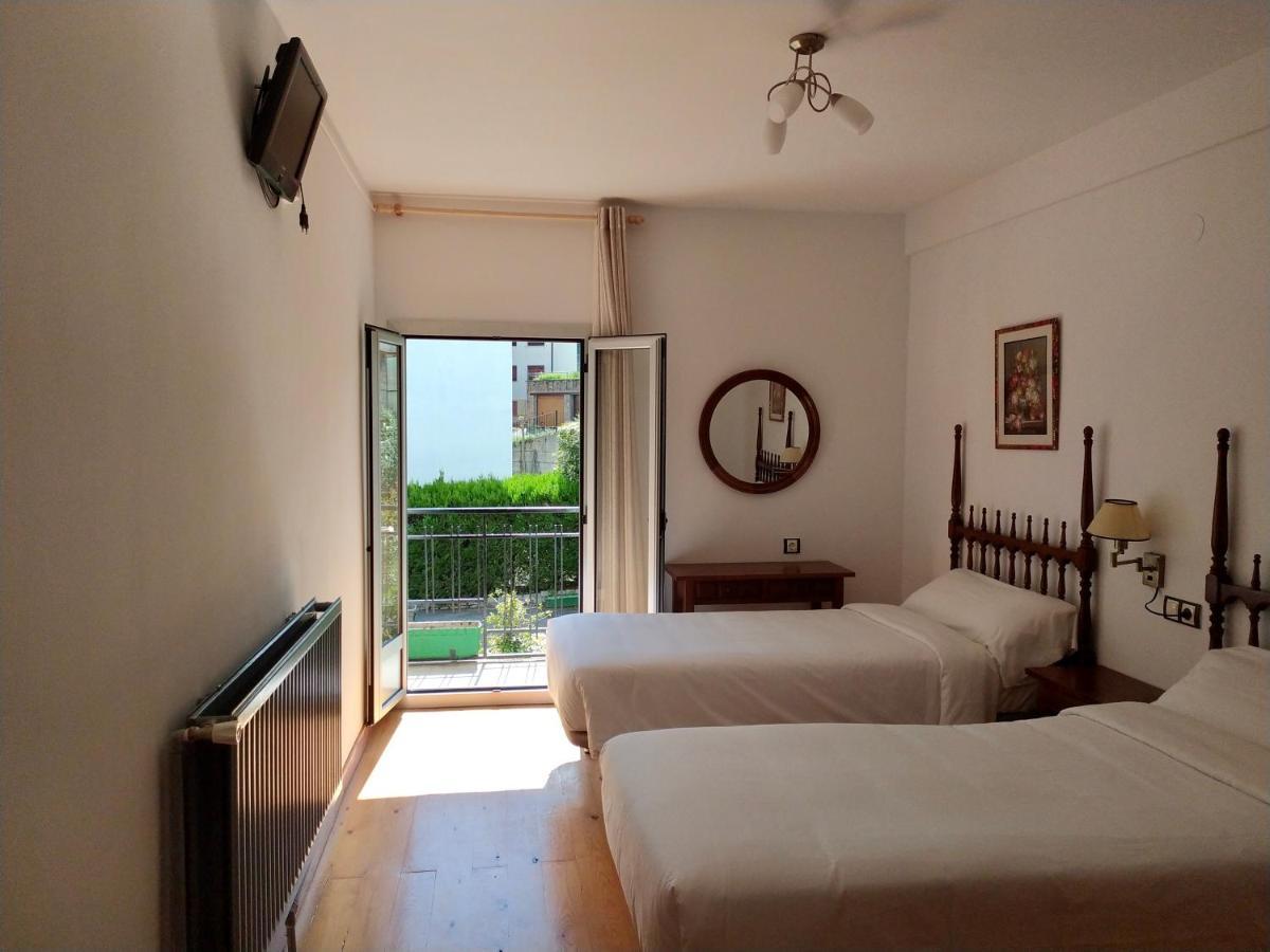 ביילסה Hostal Pirineos Meliz מראה חיצוני תמונה